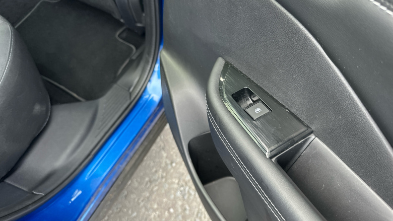 Nissan Qashqai 1.3 DiG-T MH N-Connecta 5dr Petrol Hatchback